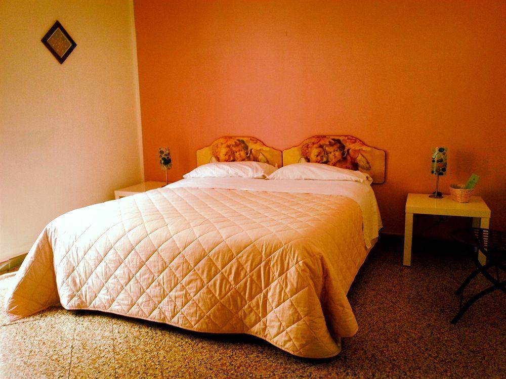 Hotel Regina パレルモ エクステリア 写真