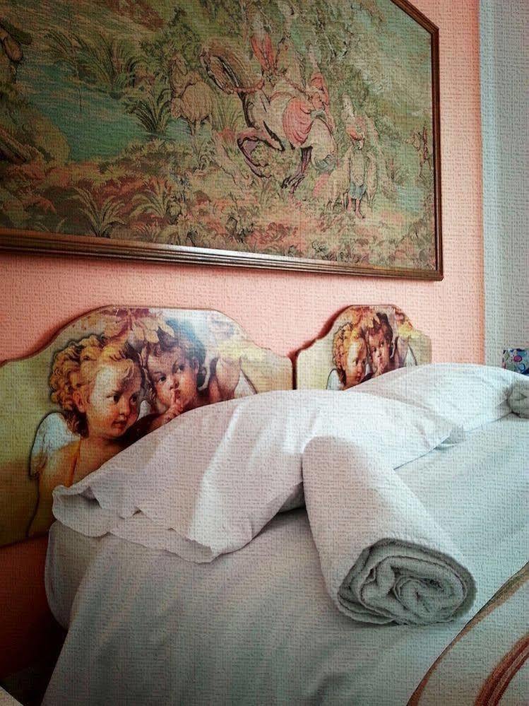Hotel Regina パレルモ エクステリア 写真